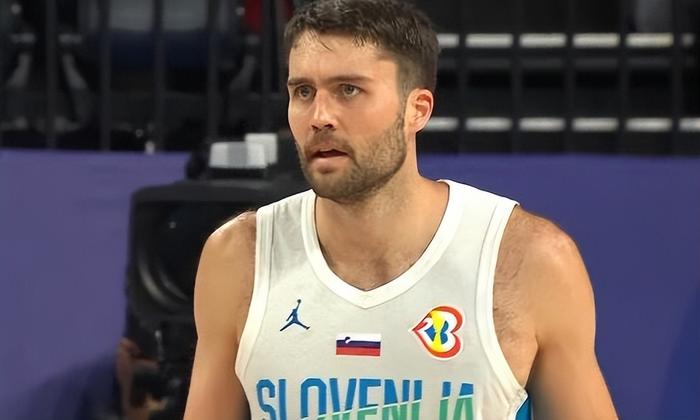 STAR-东契奇在澳大利亚队比赛中晋级下一阶段，持续失利引发热议！