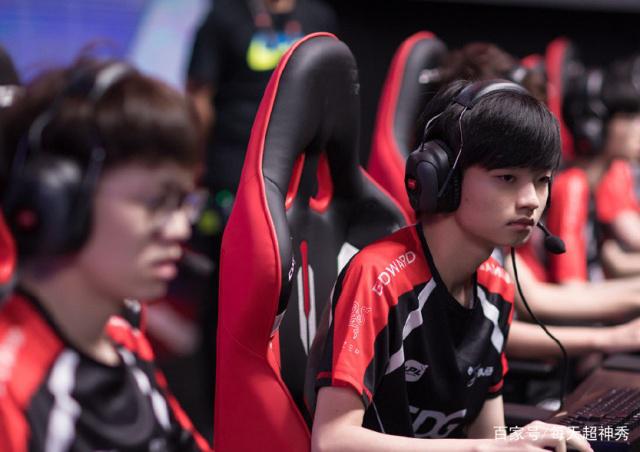 星空体育-包含TheShy爆冷击败澳大利亚队，突破纪录引爆全场！的词条