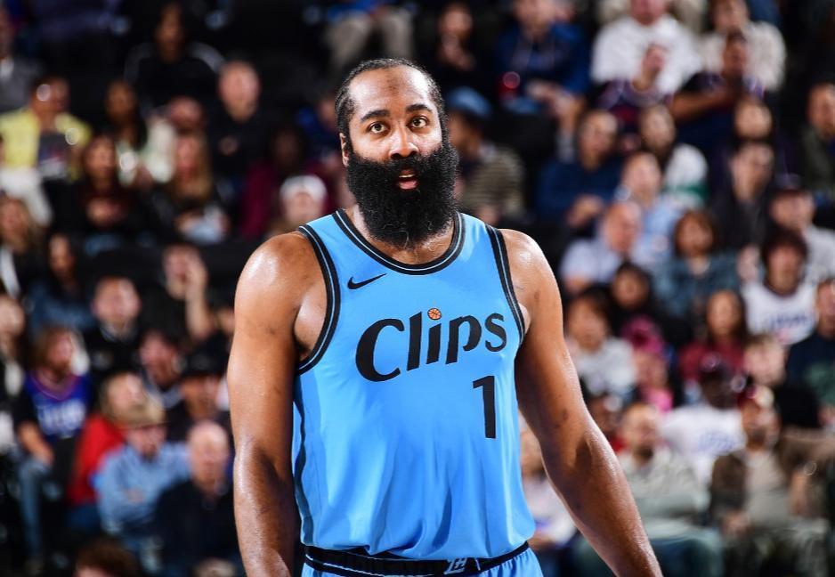 星空-关于哈登在塞尔维亚队比赛中比分优势明显，逆转引发热议！的信息